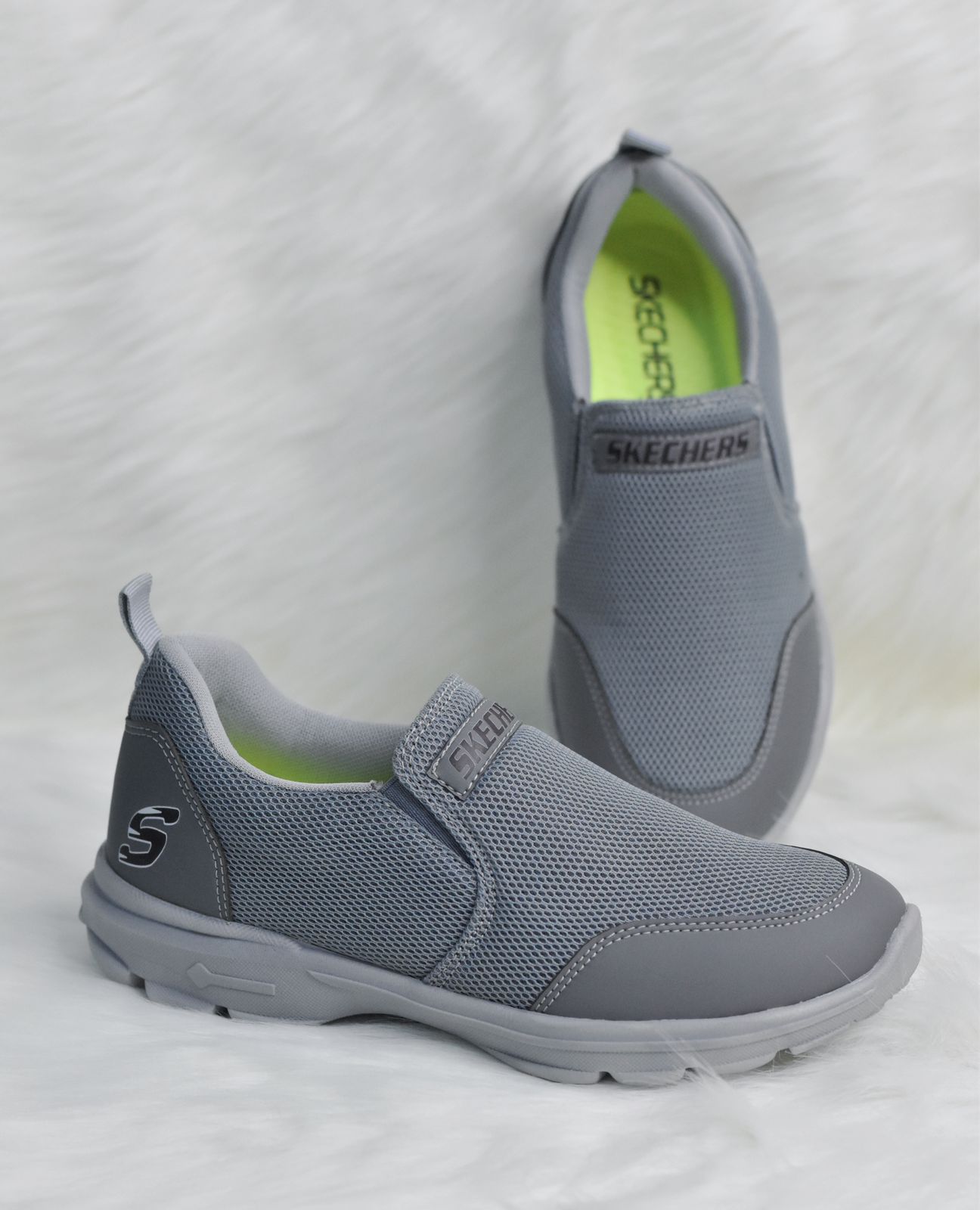 سكتشر حريمي رمادي 